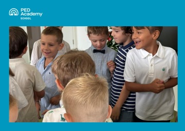 Vysvědčení zjednoduší měsíce práce do několika číslic. Jak o něm mluvit s dětmi?